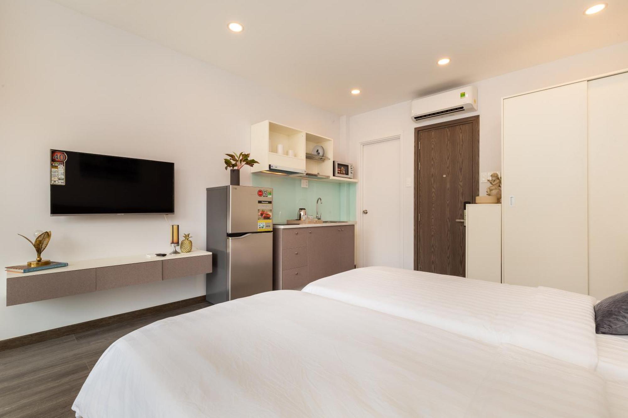 F-hotel &